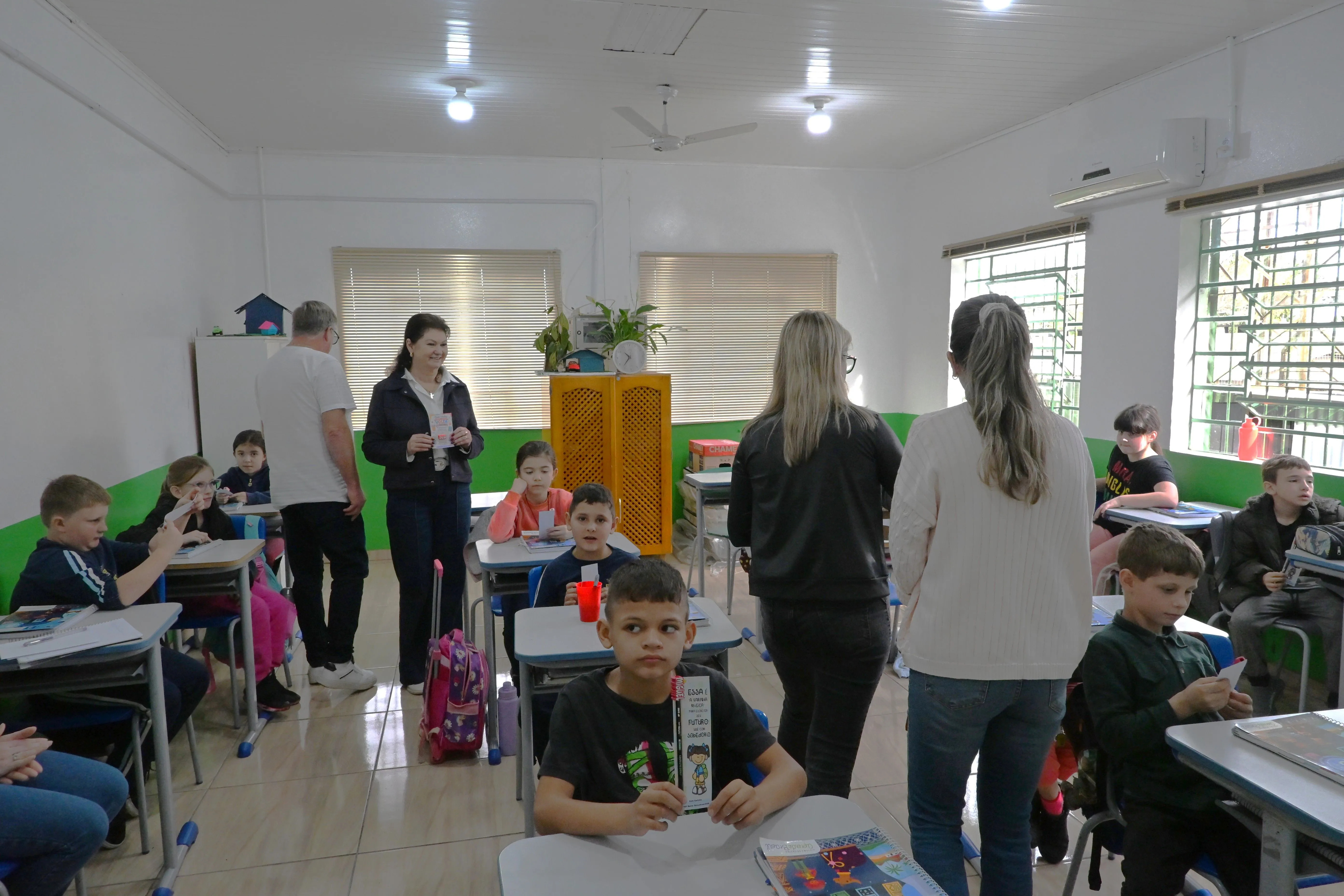 Imagem destaque da notícia: Revitalização de Sala de Aula garante mais segurança e conforto aos Estudantes da EMEF Bento Gonçalves