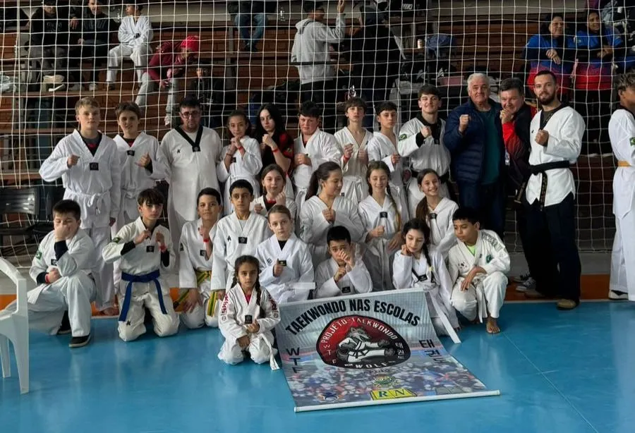 Imagem destaque da notícia: Equipe Wolf conquista excelentes resultados na 10ª Copa Universal de Taekwondo, em Nova Hartz