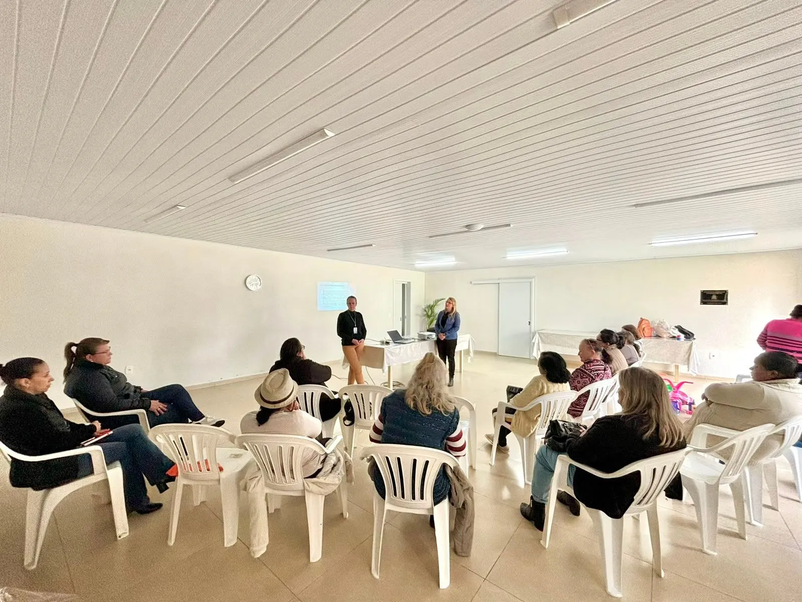 Imagem destaque da notícia: Orientação Jurídica esclarece dúvidas sobre Aposentadoria Rural, Benefícios Previdenciários e BPC em encontro no CRAS
