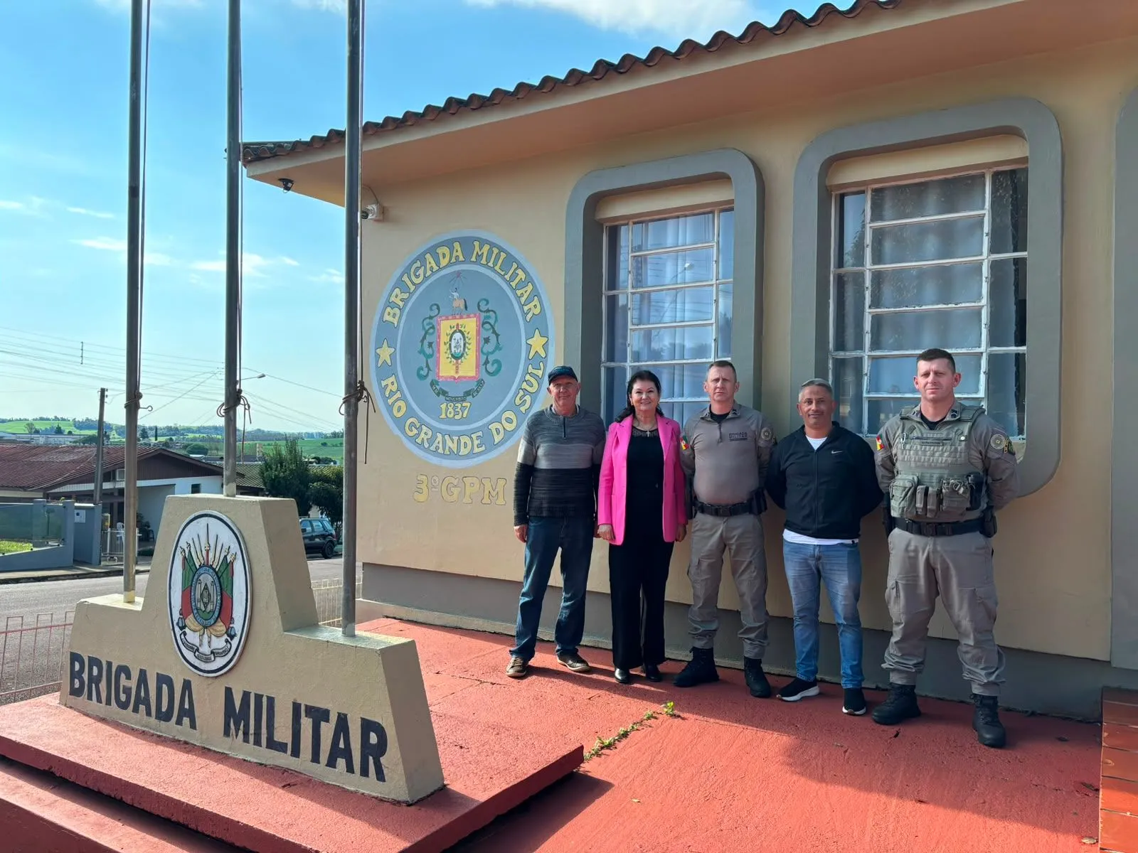 Imagem destaque da notícia: Prefeita Dilse realiza visita técnica ao posto da Brigada Militar de Chapada 