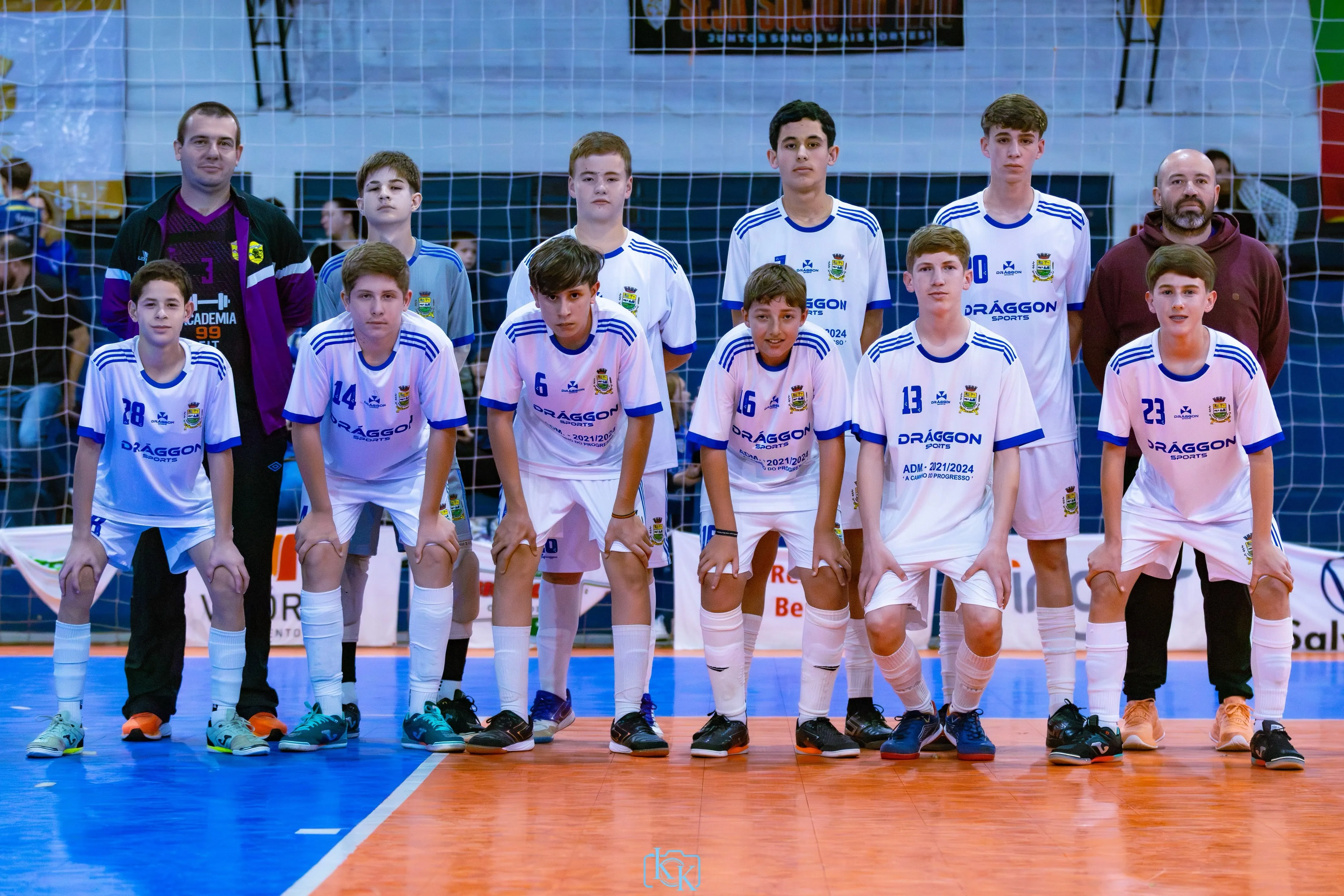 Imagem destaque da notícia: Equipe Sub-15 da Escolinha Municipal Osvaldo Sarmento da Silva conquista classificação para a Série Bronze da Taça TG