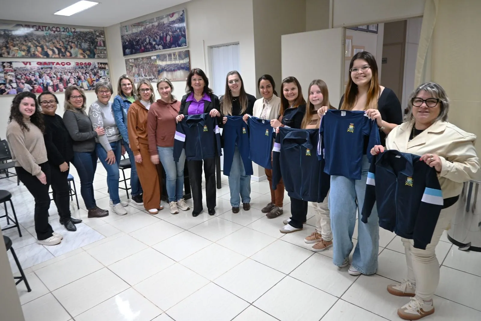 Imagem destaque da notícia: Novos Uniformes Escolares são entregues aos Alunos da Rede Municipal de Almirante Tamandaré do Sul