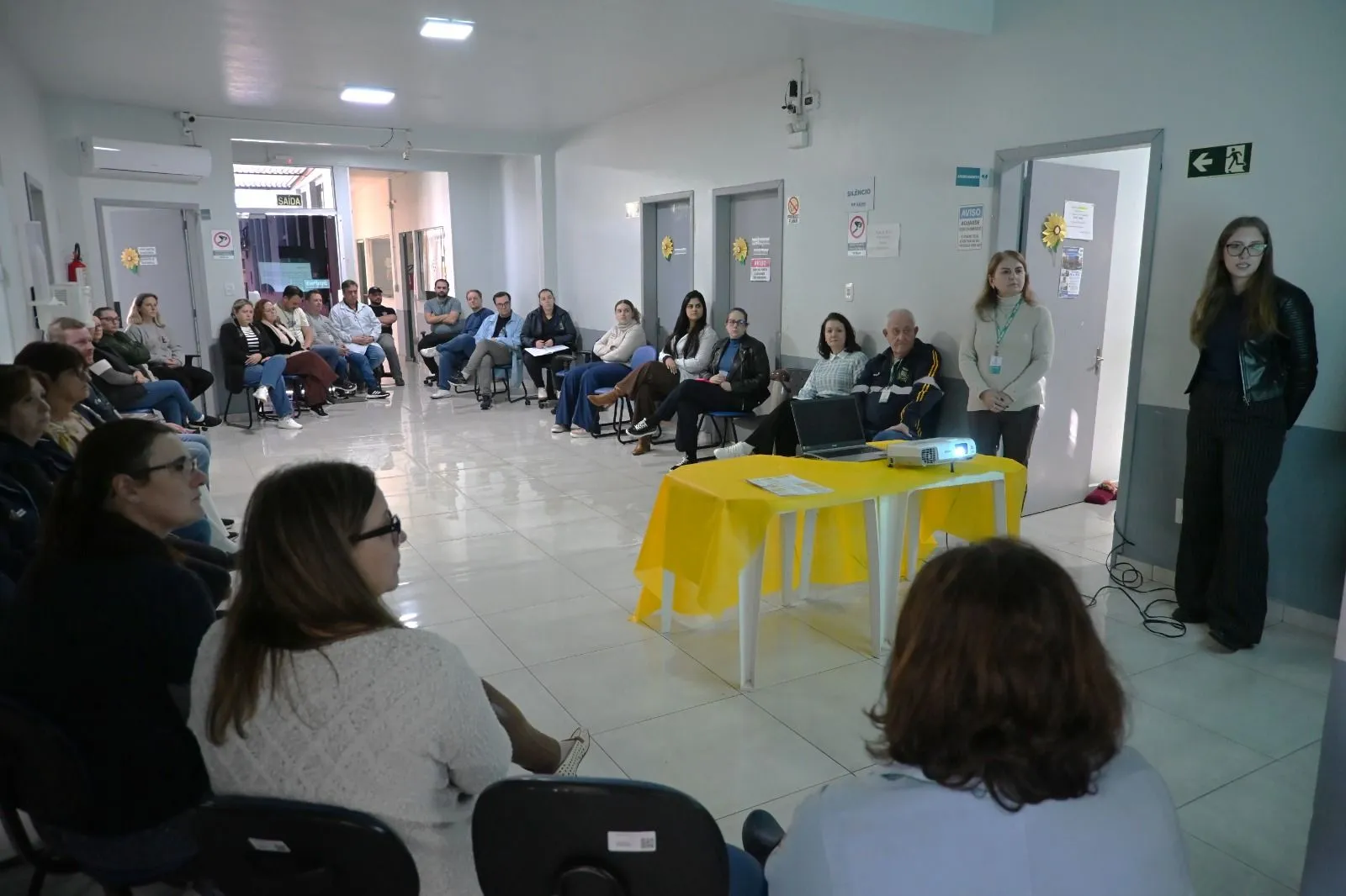 Imagem destaque da notícia: Reunião mensal da Secretaria de Saúde aborda Setembro Amarelo e cuidados com a Saúde Mental