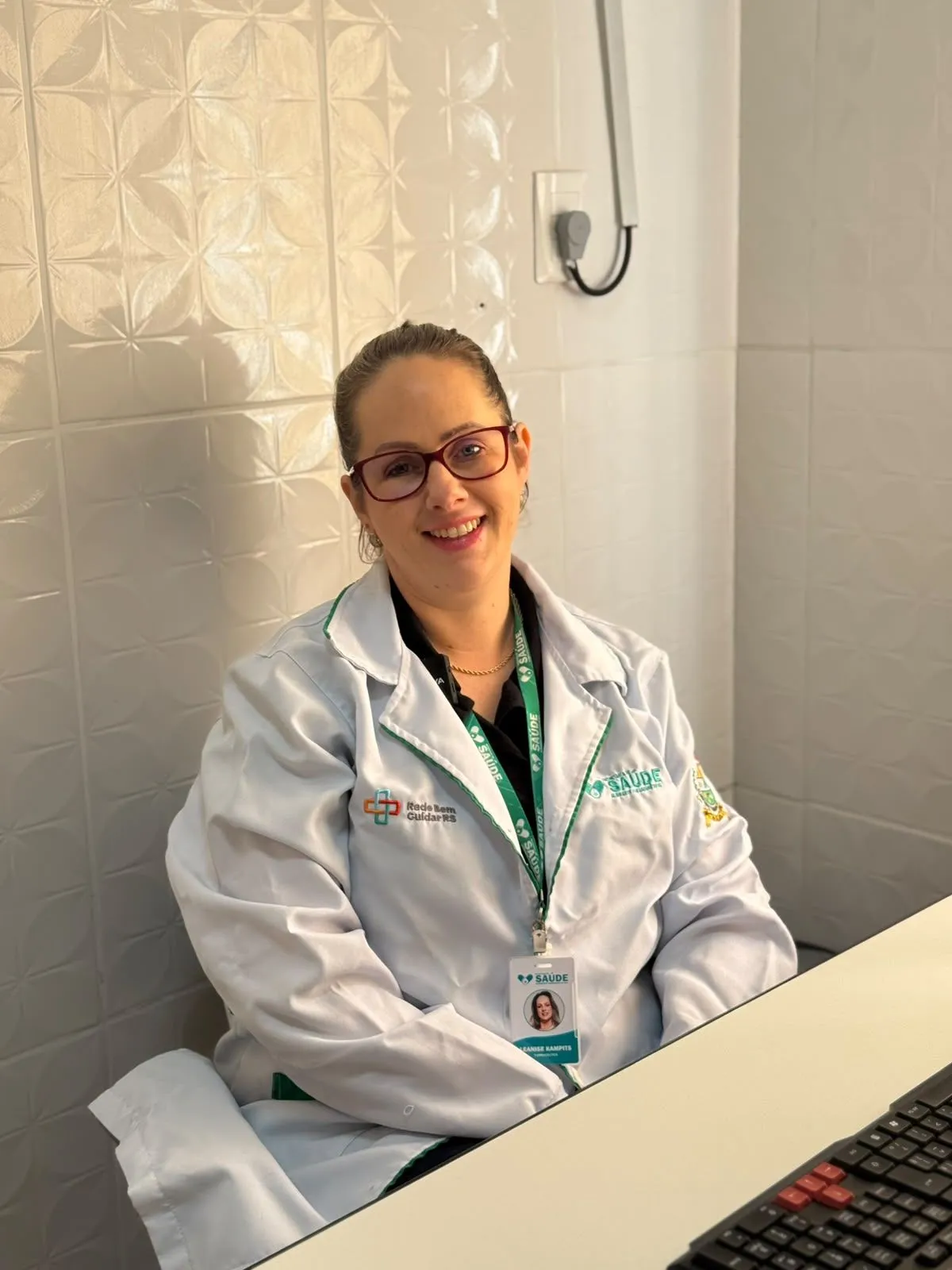 Imagem destaque da notícia: Farmacêutica esclarece processo de aquisição e entrega de medicamentos da Farmácia Básica