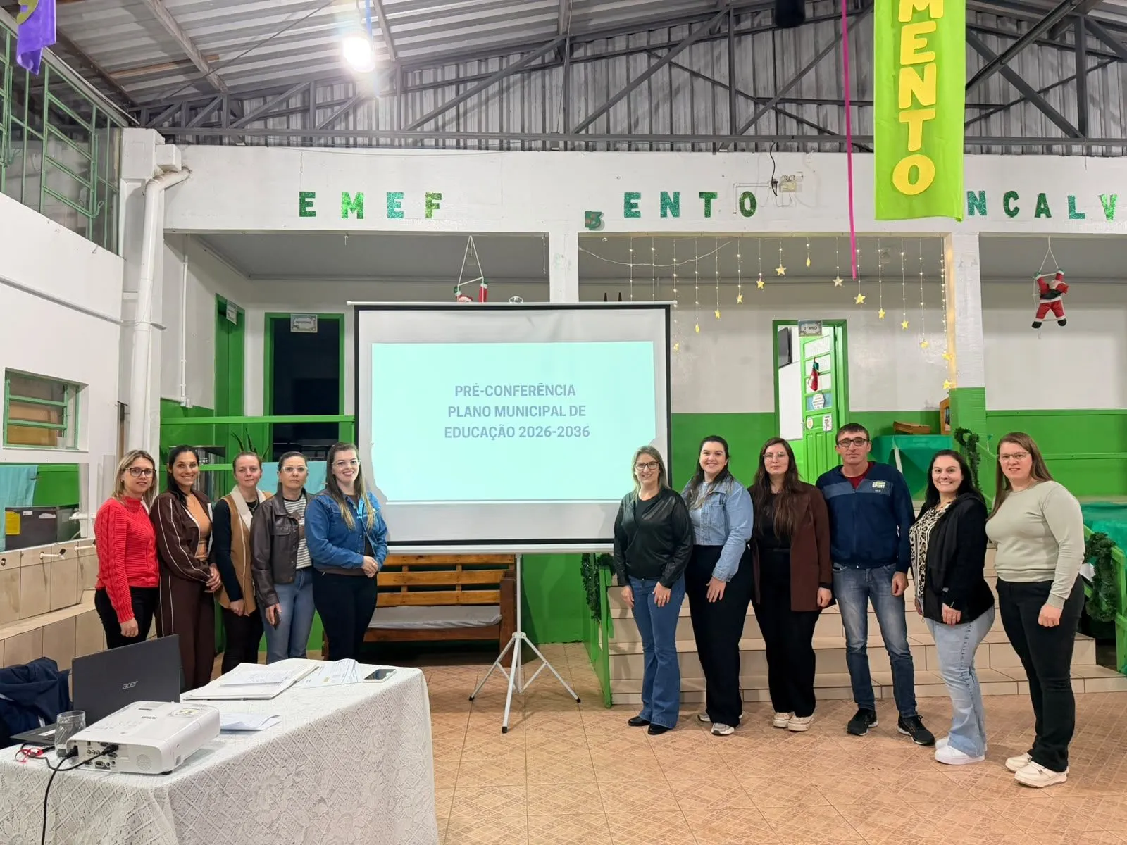 Imagem destaque da notícia: Reunião de pais da EMEF Bento Gonçalves aborda diretrizes escolares e Conferência Municipal de Educação